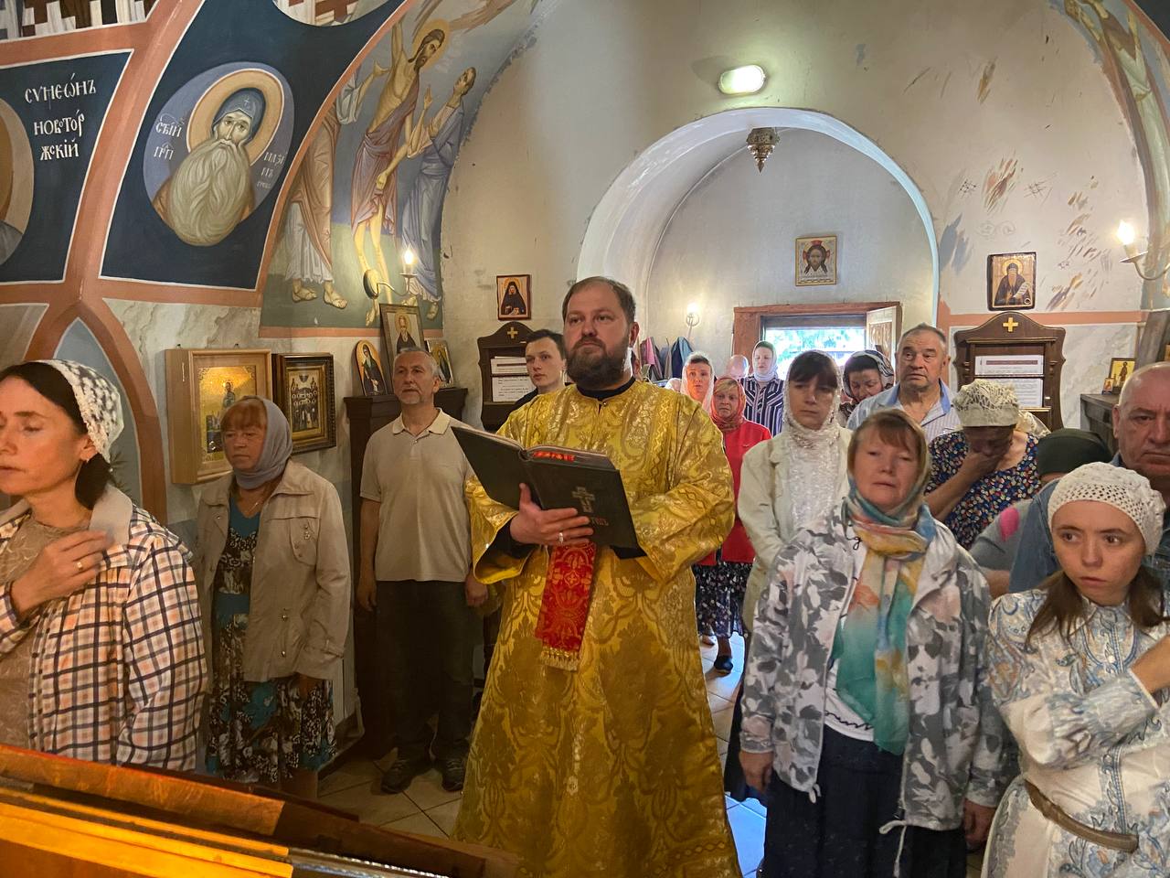 Литургия в Знаменской церкви
